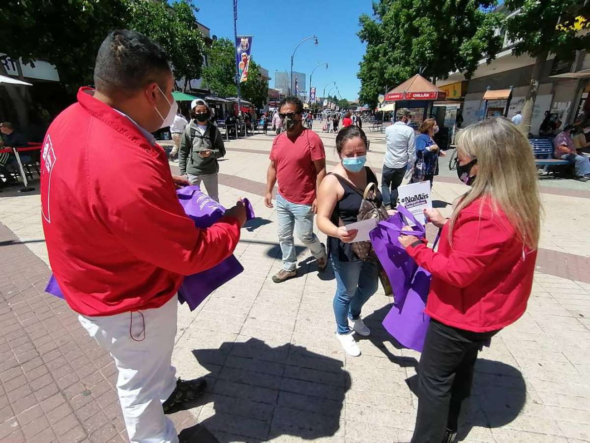 En Paseo Arauco de Chillán llamaron a ciudadanos a sumare a la prevención de esta violencia de género