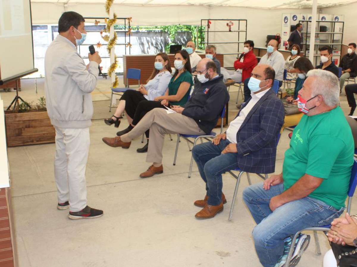 Crean mesa de trabajo abierta a la ciudadanía para salvar la Laguna Avendaño en Quillón