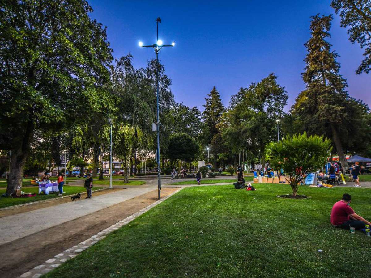 Plaza La Victoria mejora iluminación peatonal y seguridad para la comunidad