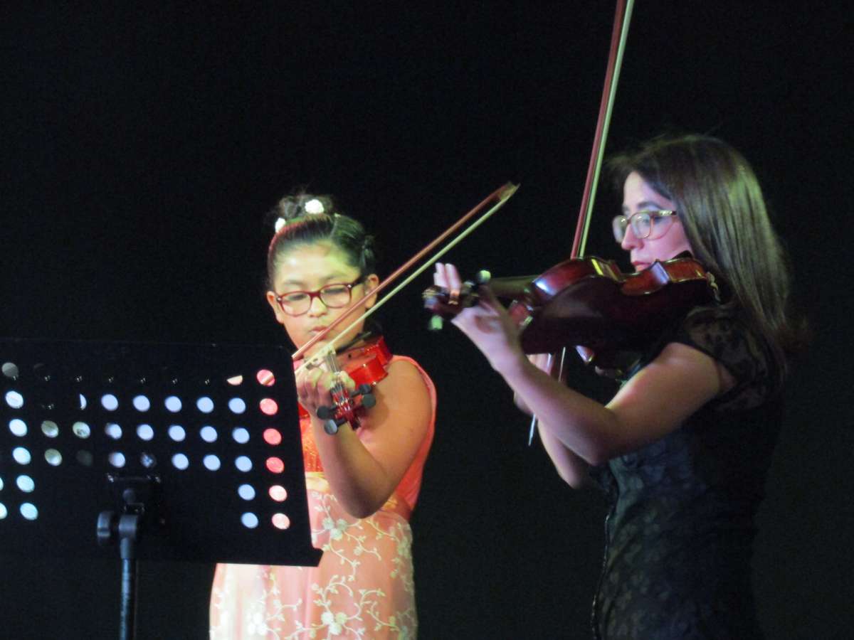 Alumnos de violín de la Escuela Artística  ofrecerán un concierto online en youtube