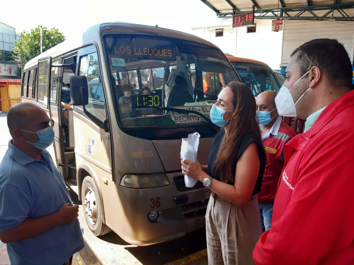 Autoridades entregan cerca de 1000 mascarillas al transporte rural de la región