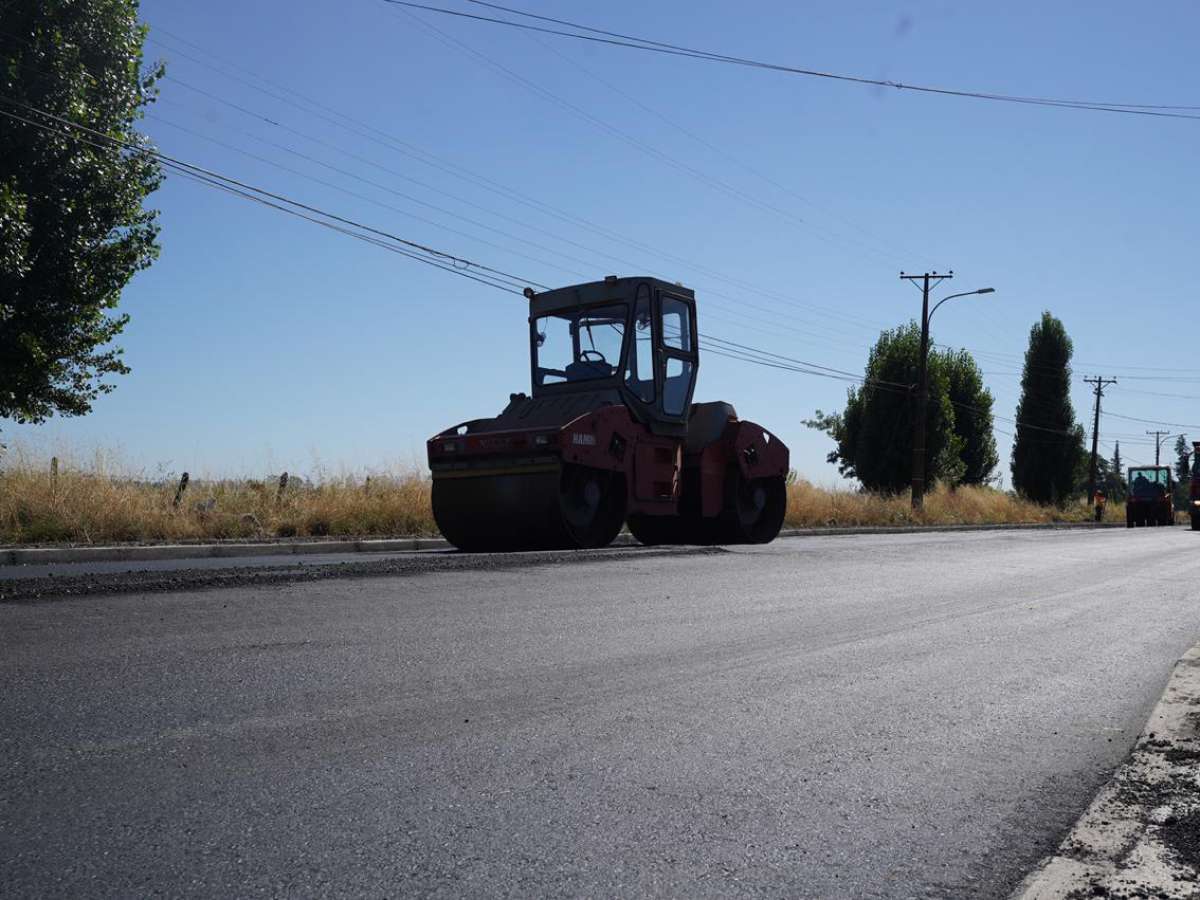 Avanzan obras de reposición de pavimento con apoyo del gobierno regional en camino a Las Mariposas y Av. Sepulveda Bustos en Chillán