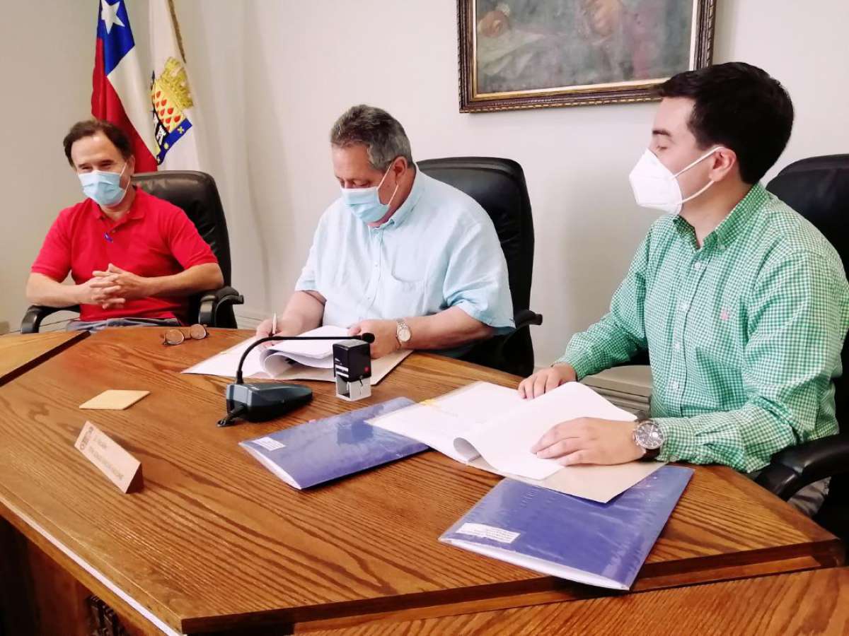 Mineduc entregará recursos a escuelas municipales de Chillán para el retorno seguro a clases