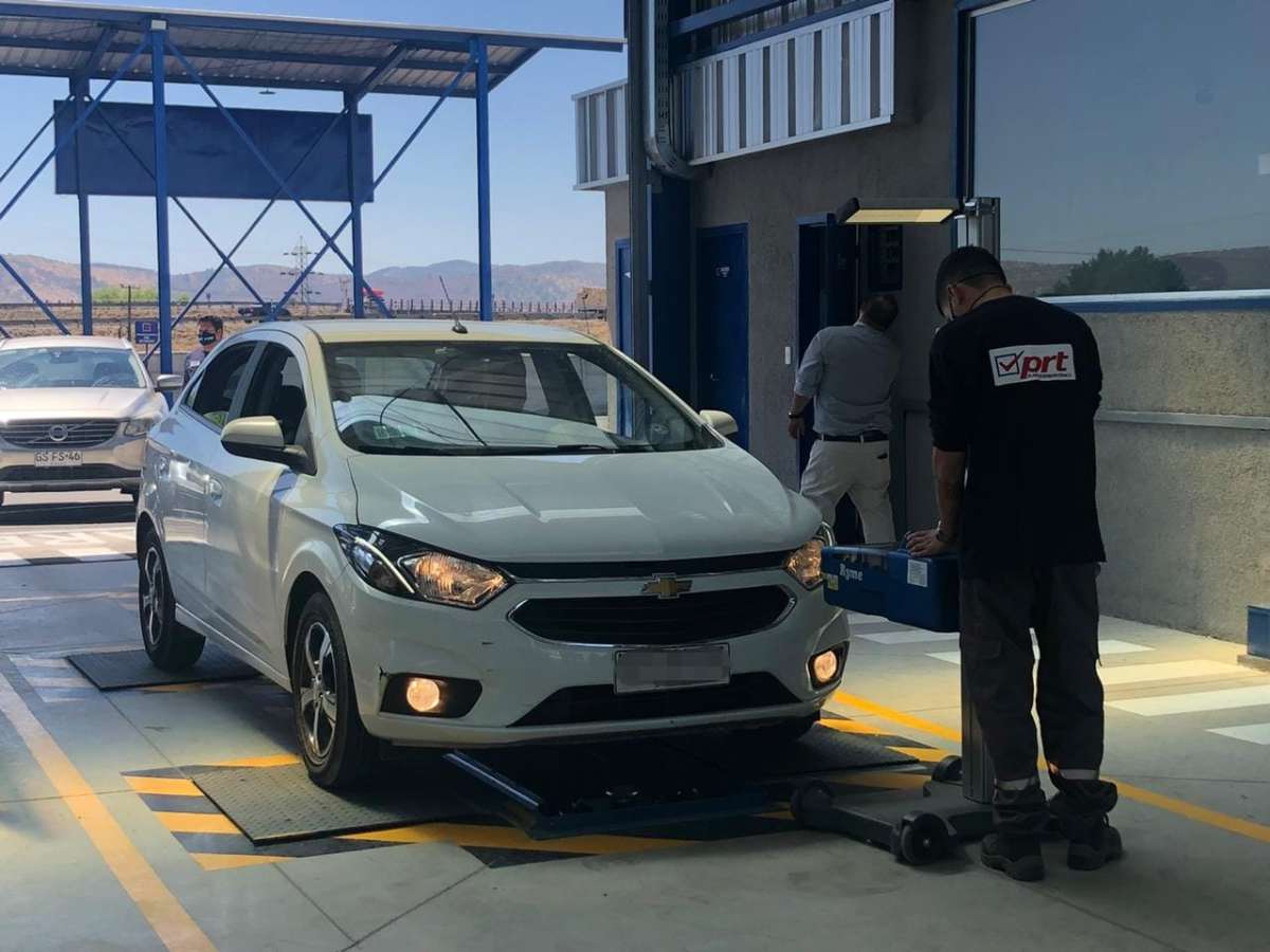 Seremi de Transportes informó que las Plantas de Revisión Técnica funcionarán de forma habitual en cuarentena