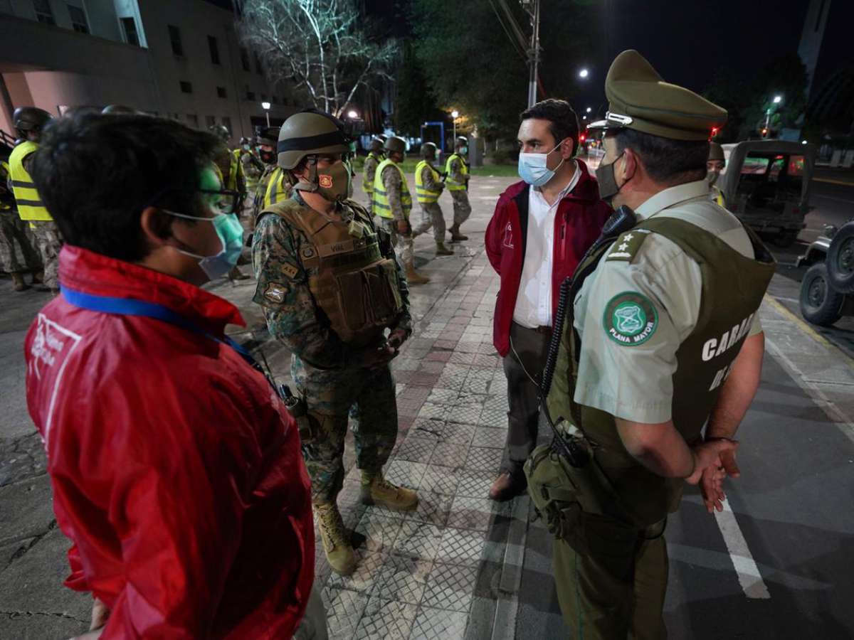 Ronda nocturna deja 64 detenidos por infringir normas sanitarias