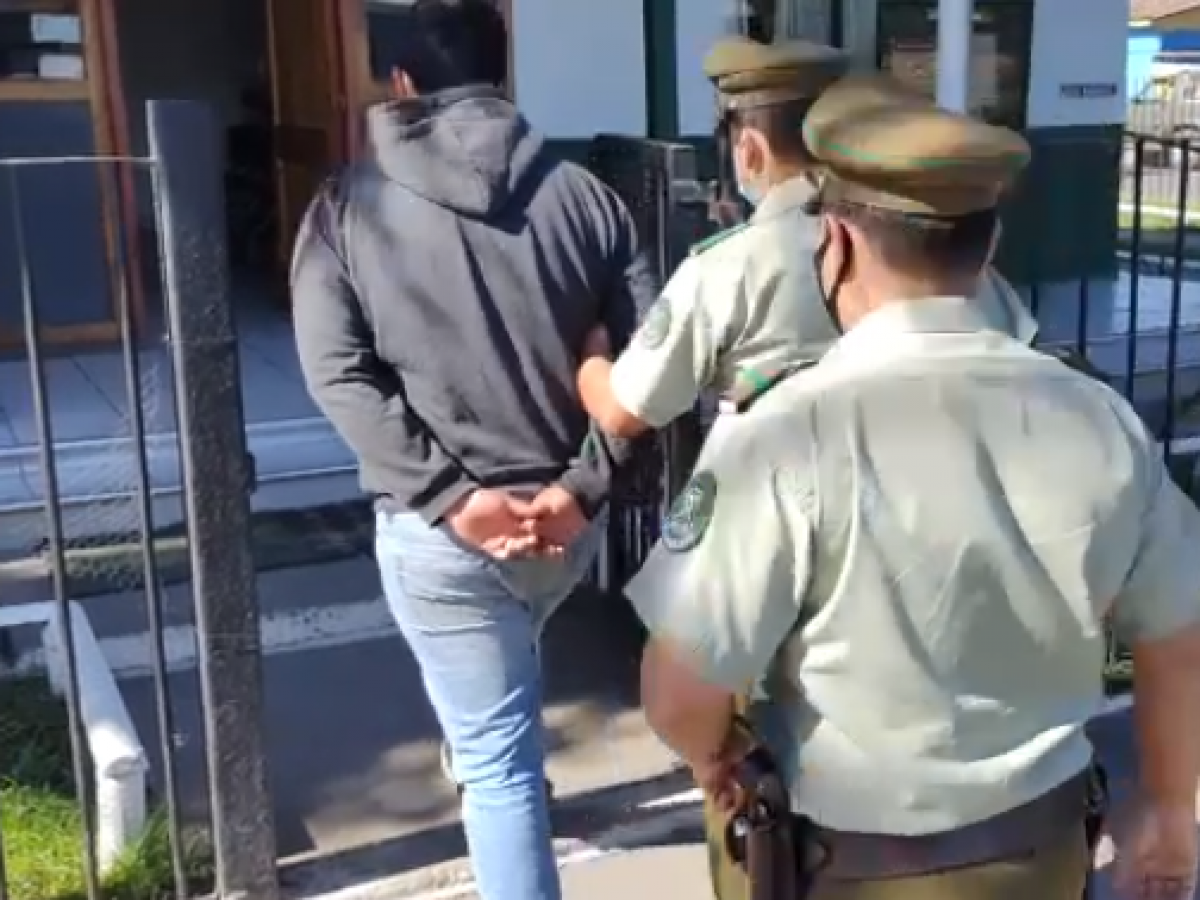 Carabineros detuvo en Quirihue a sujeto que fue descubierto desmantelando vehículos en aparcadero municipal