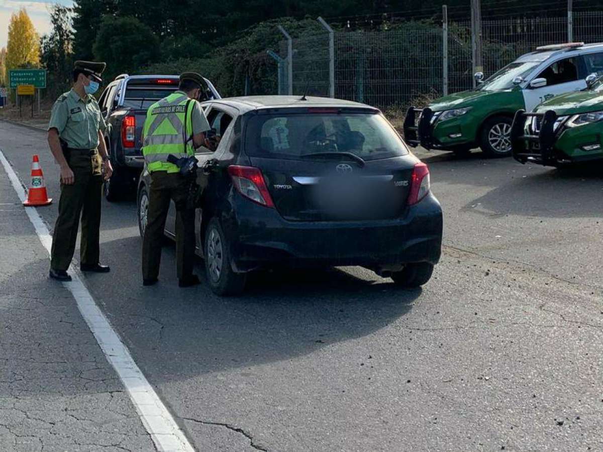 Balance Carabineros: Fin de semana registró 174 detenidos por incumplir medidas sanitarias y 156 infracciones por restricción vehicular