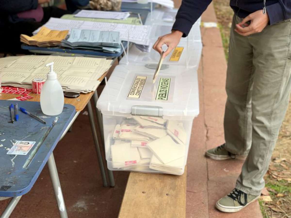 Aprueban en general proyecto que restituye el voto obligatorio en las votaciones populares