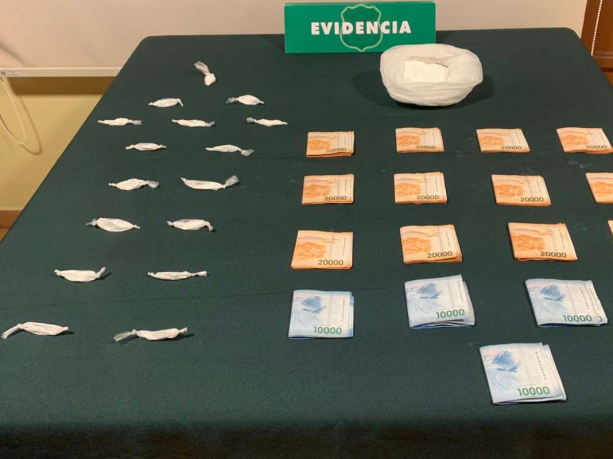 Carabineros del OS7 Ñuble detuvo a dos sujetos que comercializaban cocaína en El Carmen