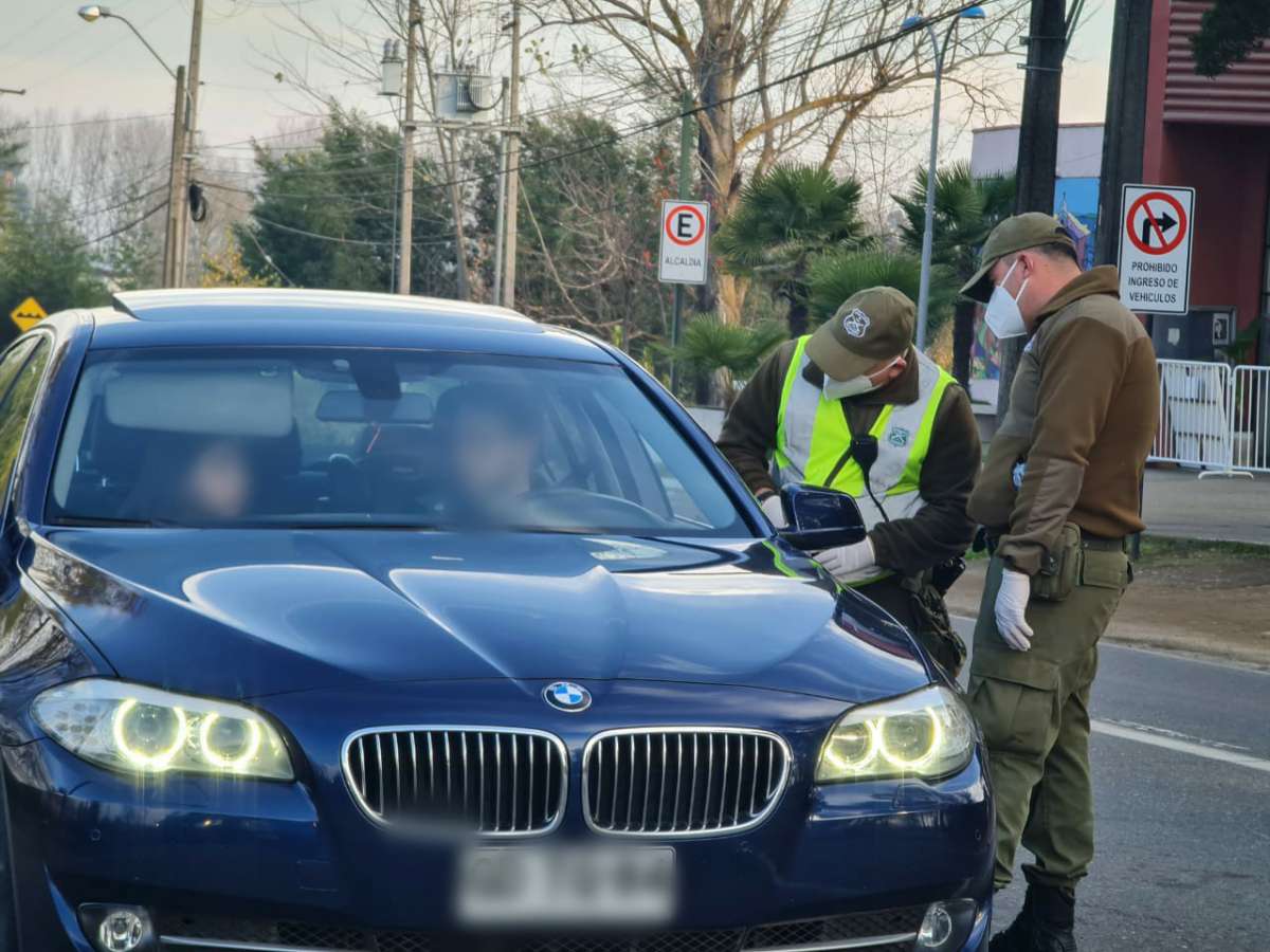 Carabineros cerró servicios de fin de semana con 94 infractores de medidas sanitarias y 10 conductores detenidos por estado de ebriedad