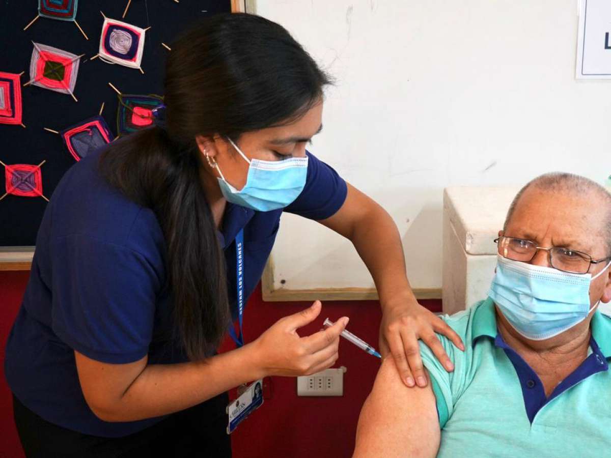 Vacunación de refuerzo en próximas 2 semanas  contempla 46 mil personas en Ñuble