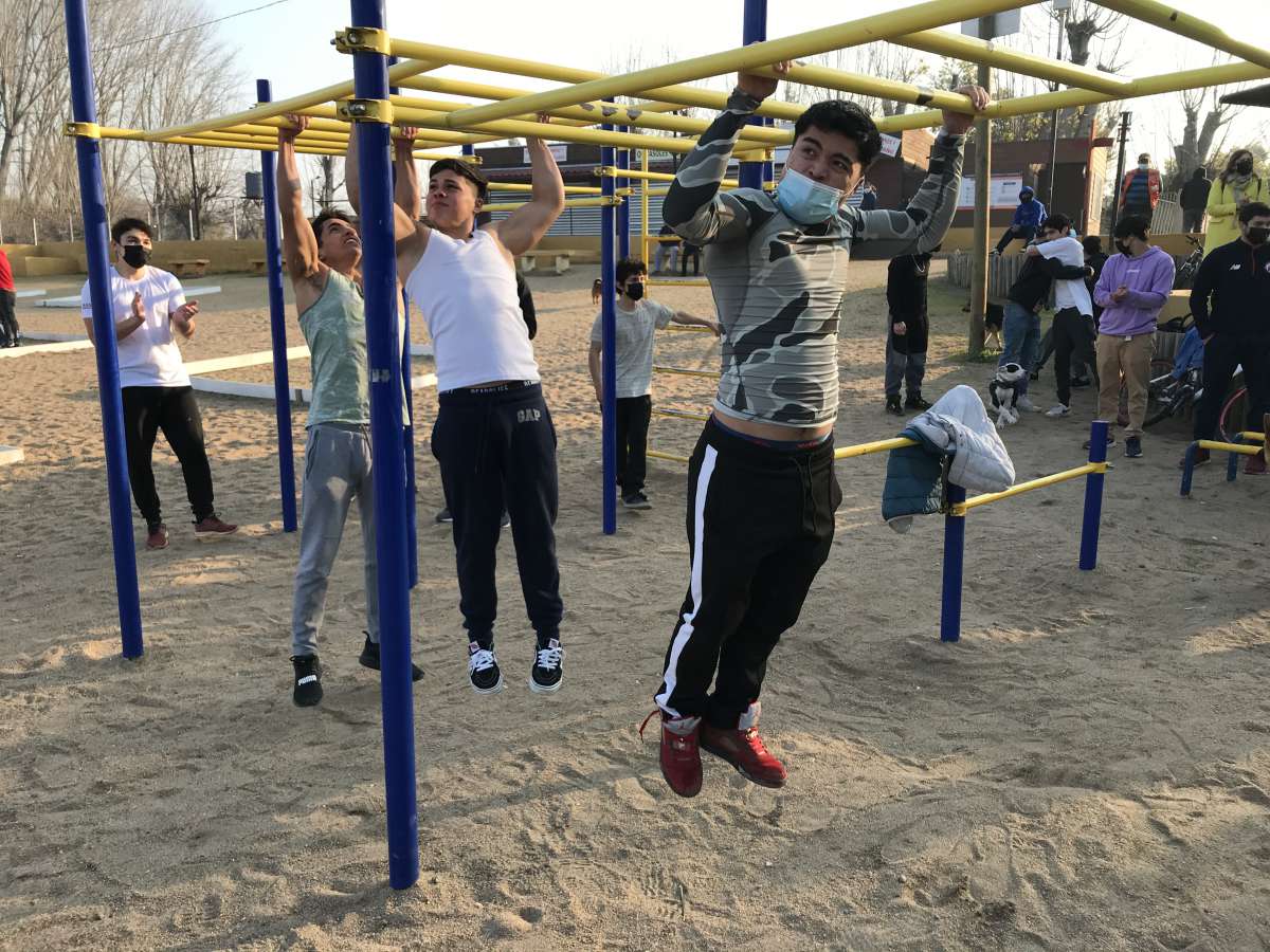 STREET WORKOUT QUILLÓN RECIBIÓ RECURSOS PARA IMPLEMENTACIÓN DEPORTIVA POR PARTE DEL INJUV