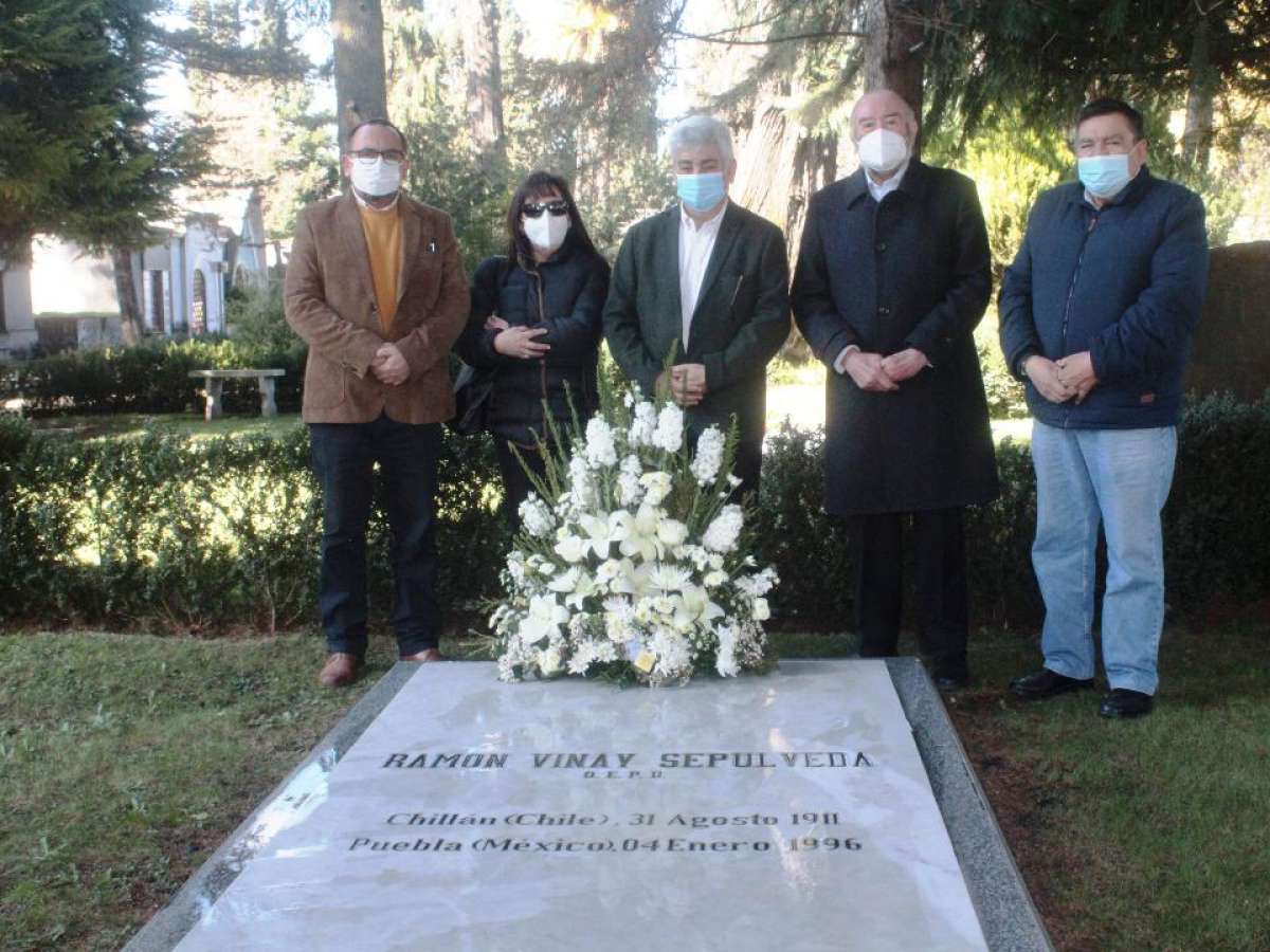 Con actos especiales se conmemoró un nuevo aniversario del natalicio de Ramón Vinay Sepúlveda