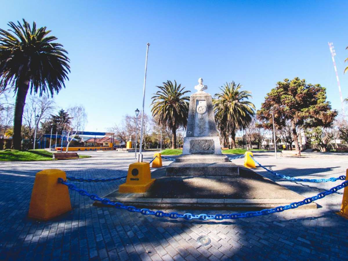 Plaza de Armas de Quirihue luce totalmente renovada gracias a recursos del Minvu