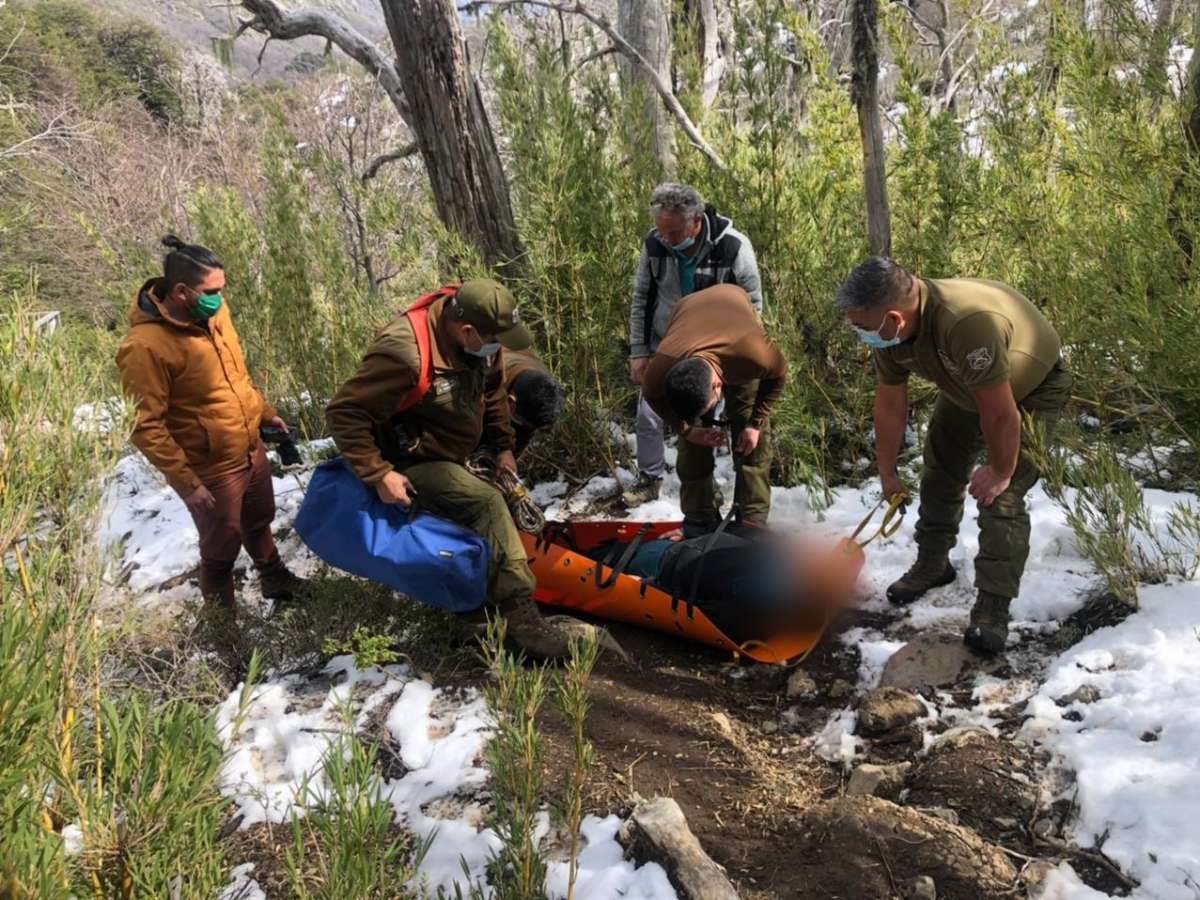 Carabineros de Tenencia Las Trancas y Socorro Andino rescataron a adulta mayor que se lesionó en la cordillera