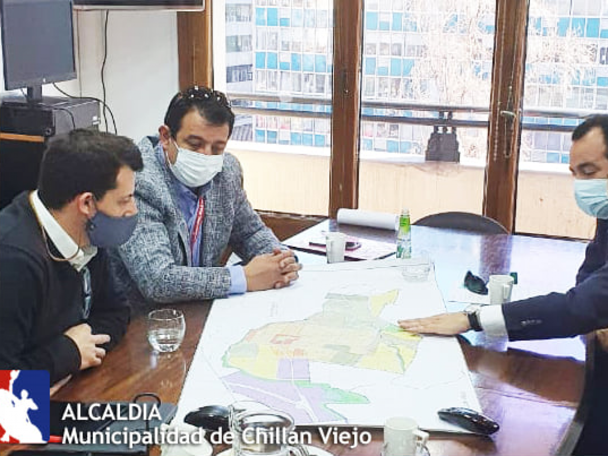 Alcalde de Chillán Viejo Jorge Del Pozo se reunió con el jefe de la División de Desarrollo Urbano del Ministerio de Vivienda