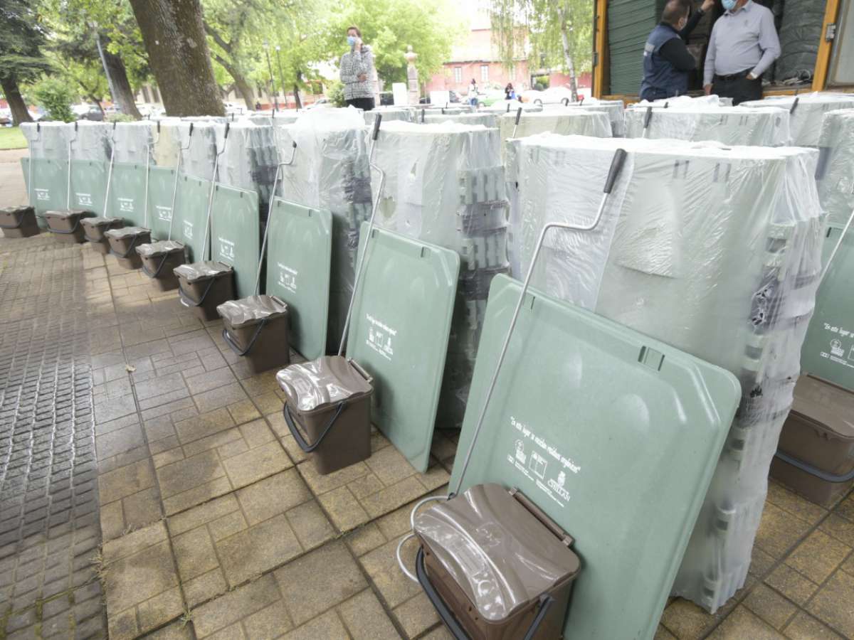 Medio Ambiente culmina masiva entrega de composteras a la comunidad