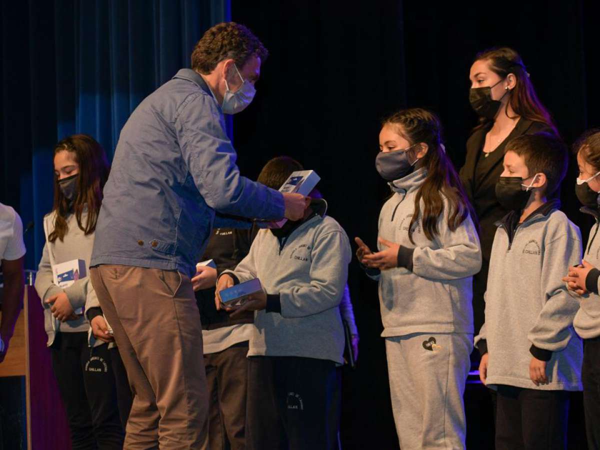 Más de un millar de tablets entrega la Municipalidad de Chillán a estudiantes