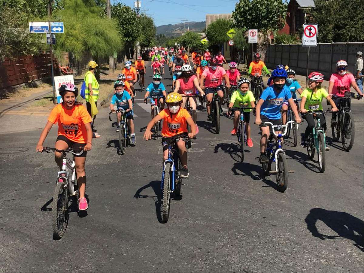 Cicletada familiar ‘Energízate’ reunió a 150 amantes del pedaleo de Ñuble y Biobío 