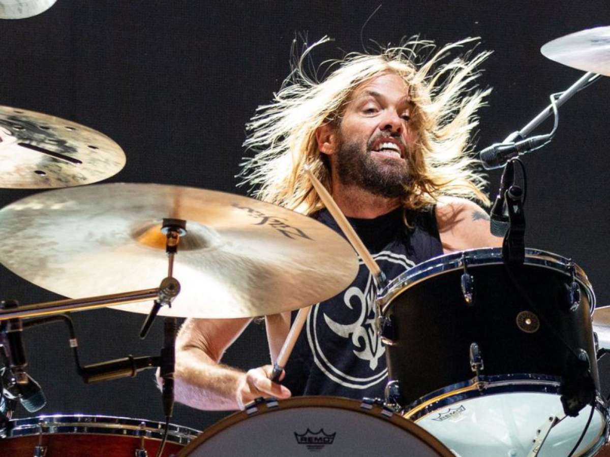 Encuentran muerto en la habitación de su hotel al baterista de la banda Foo Fighters en plena gira musical.