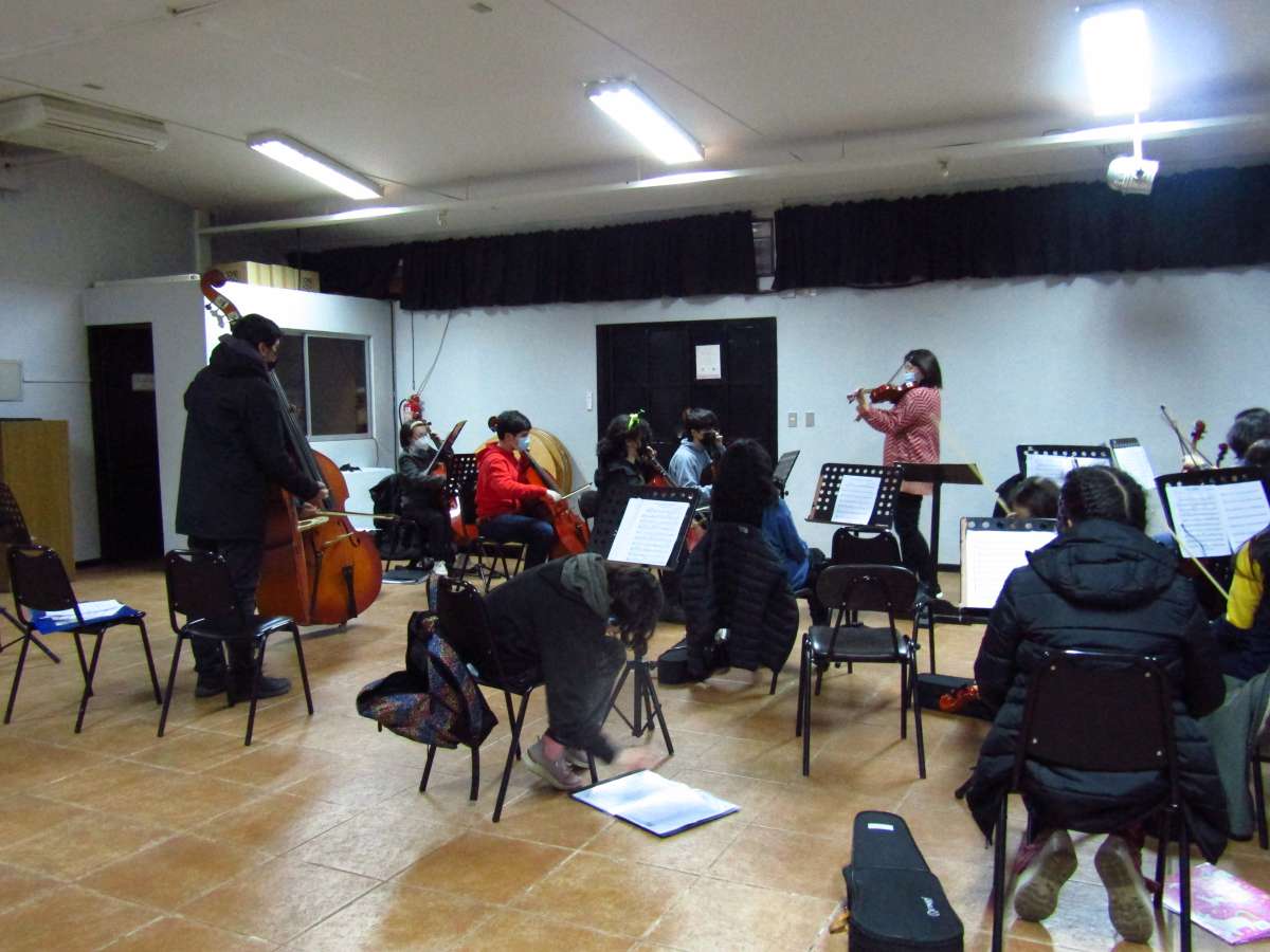 Ensayos presenciales son la clave para   músicos de orquesta en Escuela Artística