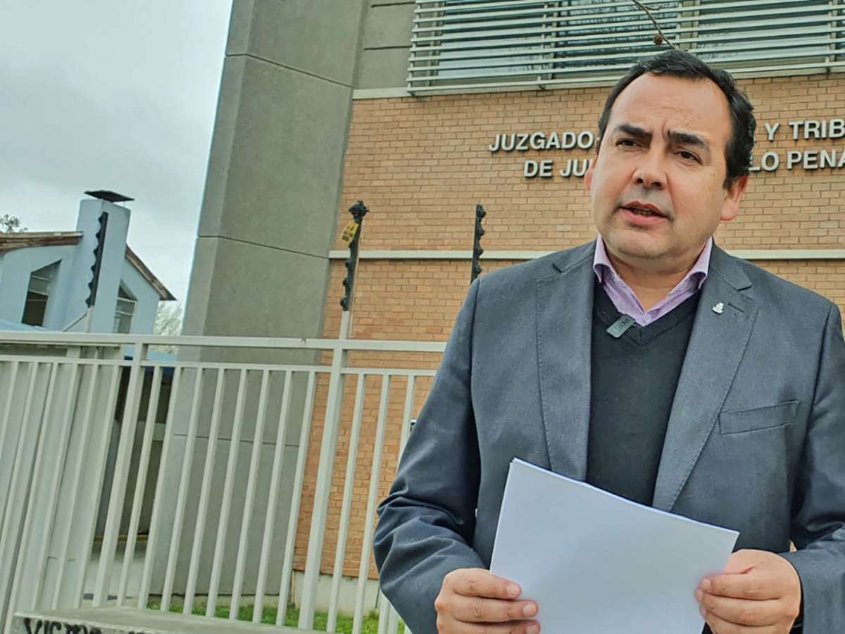 DECLARAN ADMISIBLE QUERELLA DEL MUNICIPIO CHILLANVEJANO CONTRA QUIENES RESULTEN RESPONSABLES DE AGRESIÓN SEXUAL A MAYOR DE 75 AÑOS 