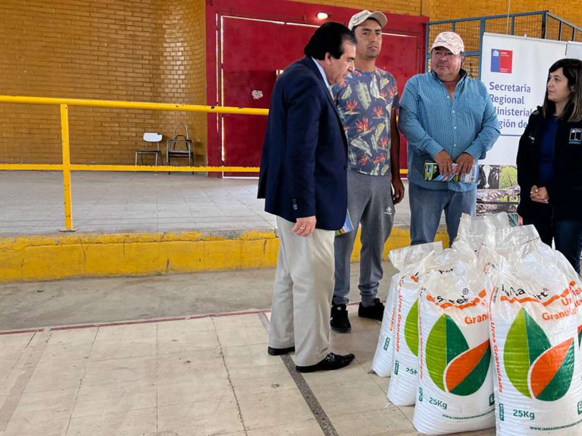 Comienza entrega de fertilizantes a agricultores No INDAP en la región del Maule