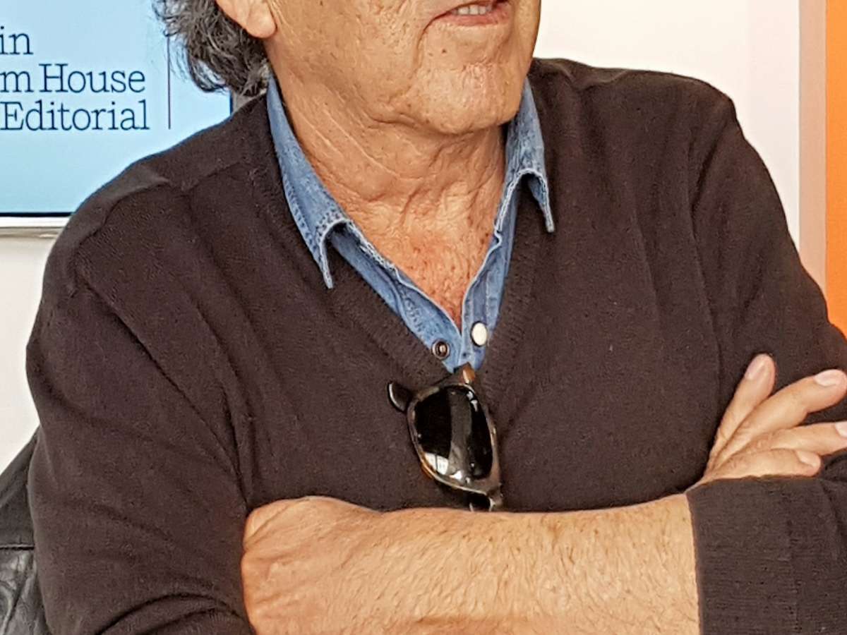 Hernán Rivera Letelier recibe el Premio Nacional de Literatura 2022