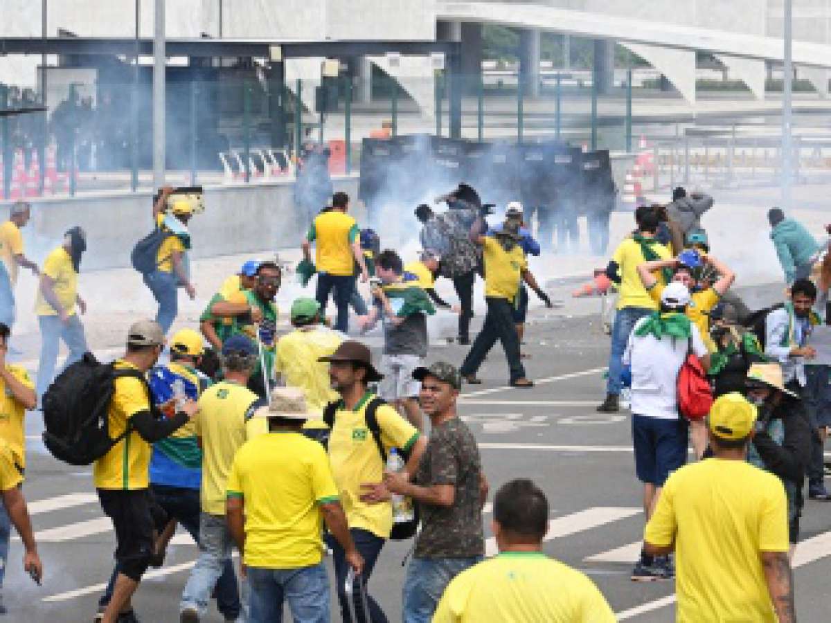 Jose Antonio Kast condena el ataque de partidarios de Bolsonaro a los Palacios de Estado en Brasil y destaca la diferencia entre ellos y quienes actualmente gobiernan Chile