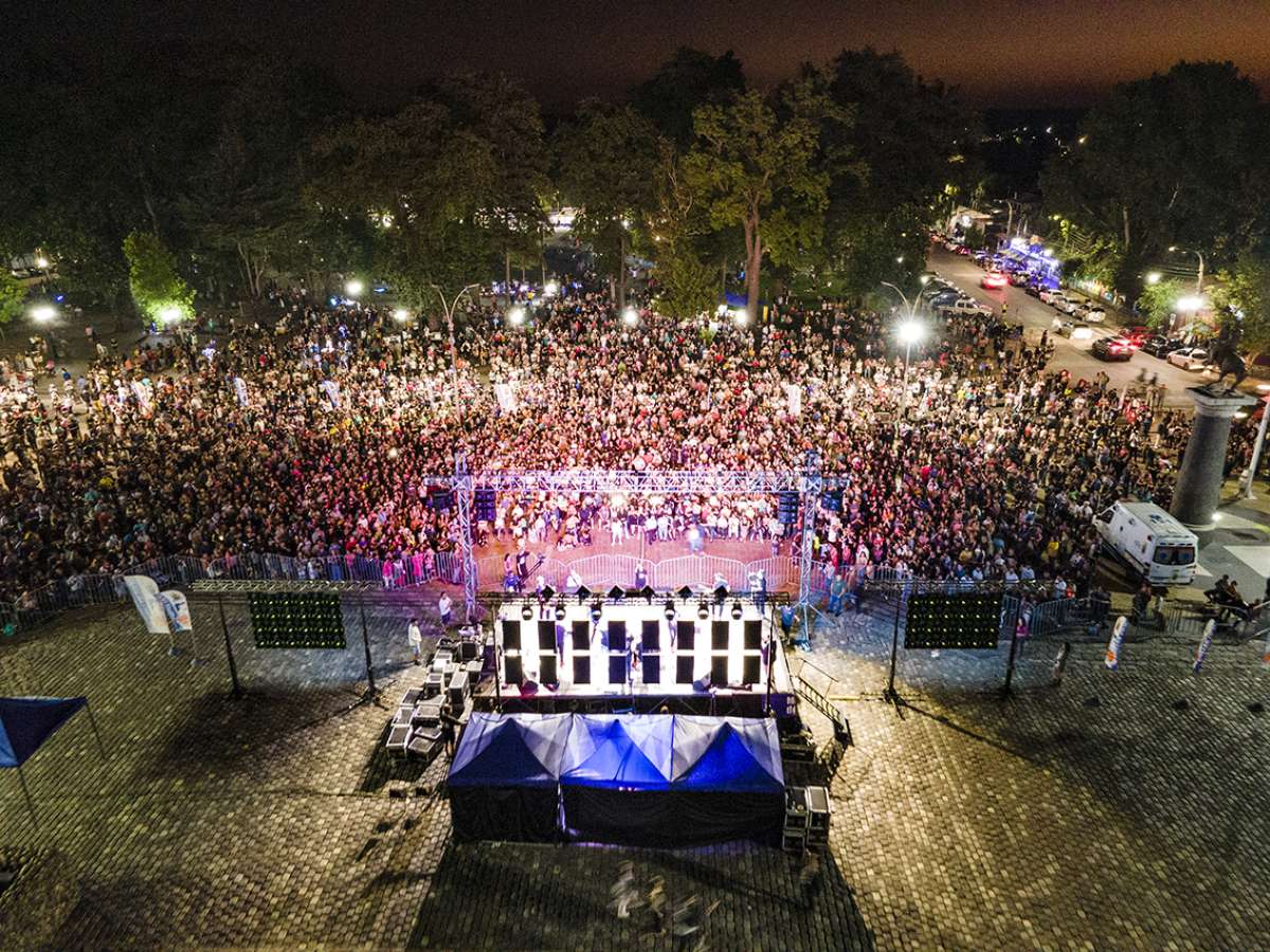 Más de 5 mil personas congregó grupo Red en la Explanada del Parque Monumental Bernardo O’Higgins de Chillán Viejo 