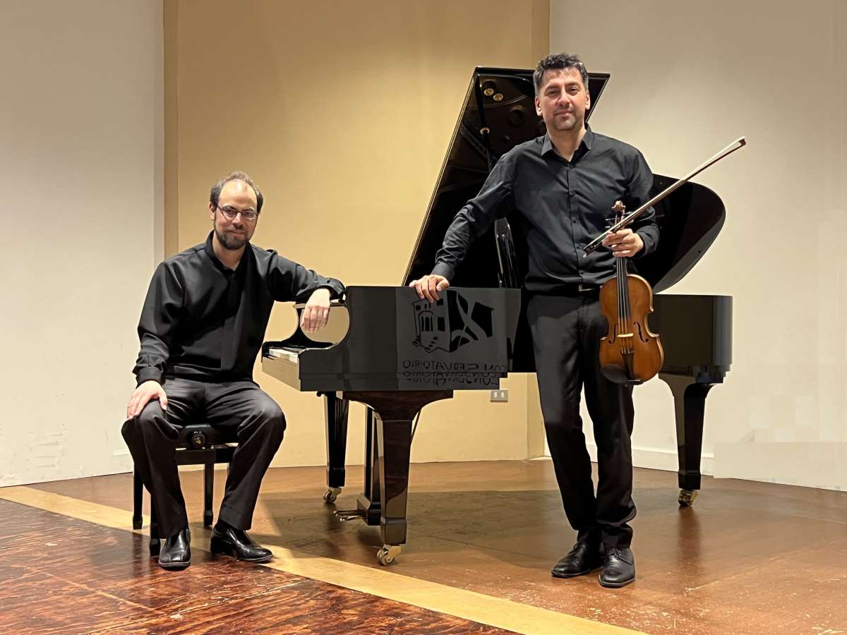 Violín y Piano se unen en concierto  sobre escenario de Escuela Artística