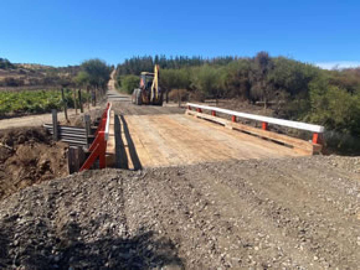 MOP inicia reposición del último puente destruido por los incendios forestales en Ñuble