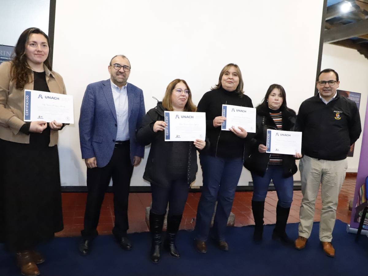 Jefas de hogar de Chillán Viejo se capacitaron para crear o mejorar unidades de negocio