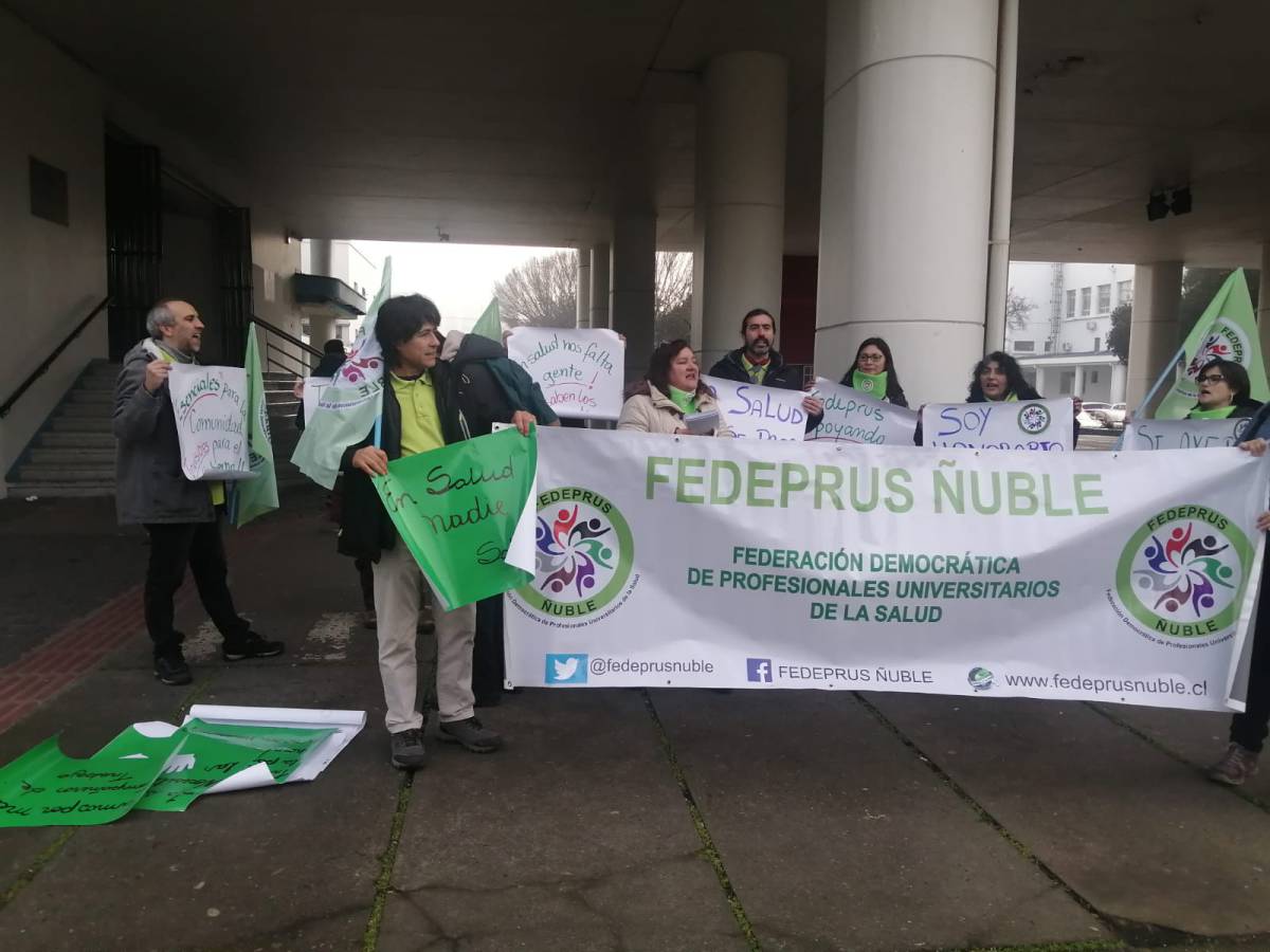 Profesionales de la salud de Ñuble se movilizaron en Chillán ante eventual recorte de funcionarios de la red asistencial de Ñuble