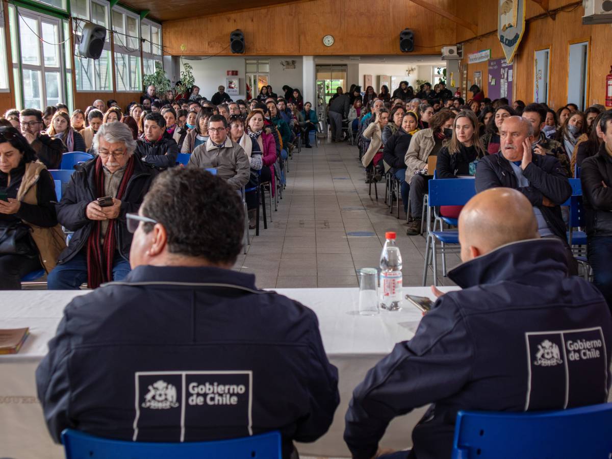 Exitosa Exposición sobre Implementación de los Servicios Locales de Educación en Ñuble reúne a 250 profesionales de la comuna de El Carmen