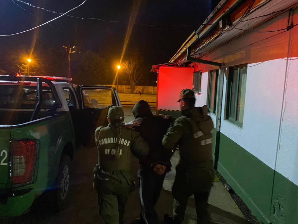 En Coihueco Carabineros detuvo anoche presunto conductor de aplicación de traslado de personas por violación de mujer