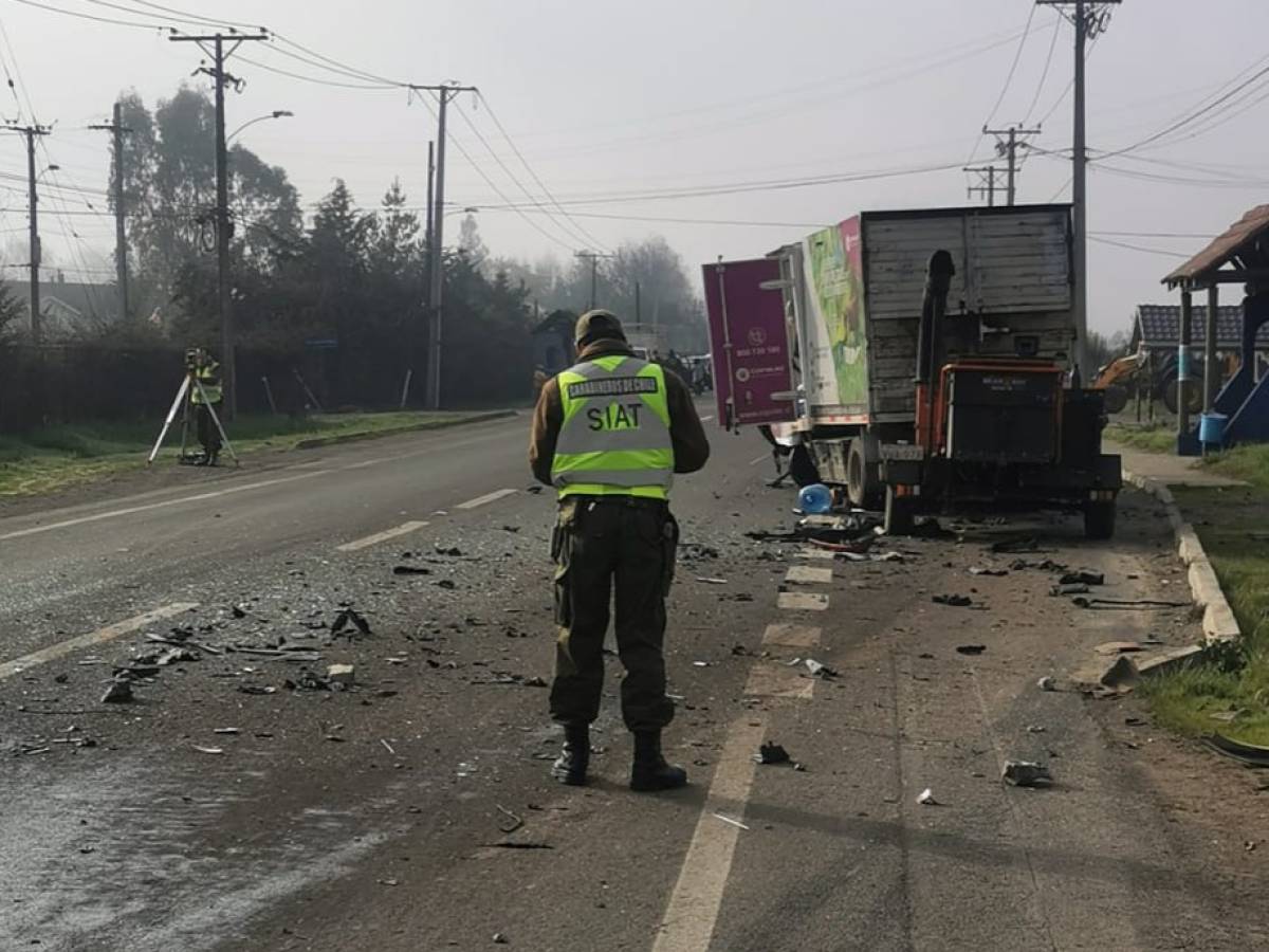 Carabineros de la SIAT Ñuble investiga causas de la colisión que dejó a un conductor fallecido y 4 lesionados en Coihueco