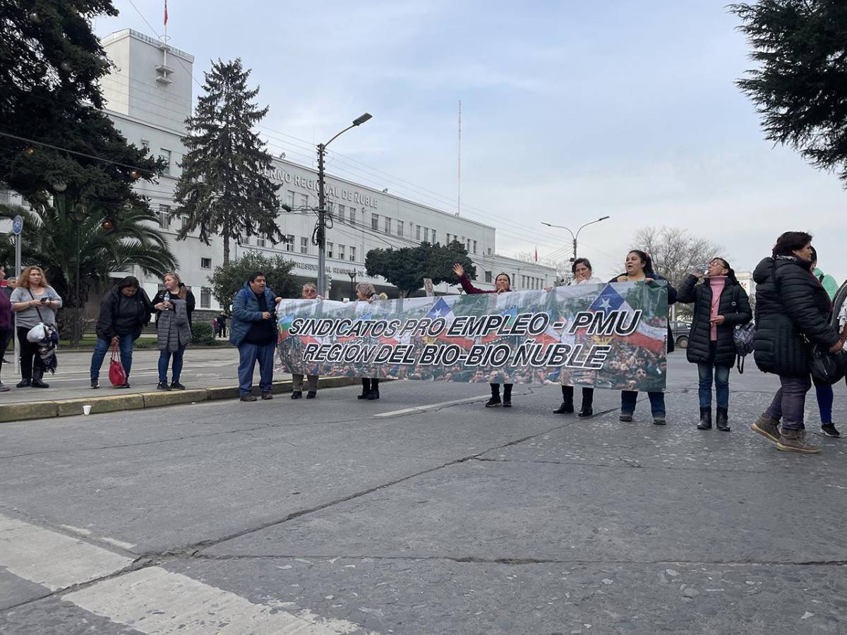 Trabajadores del programa ProEmpleo de Ñuble se manifestaron nuevamente en Chillán