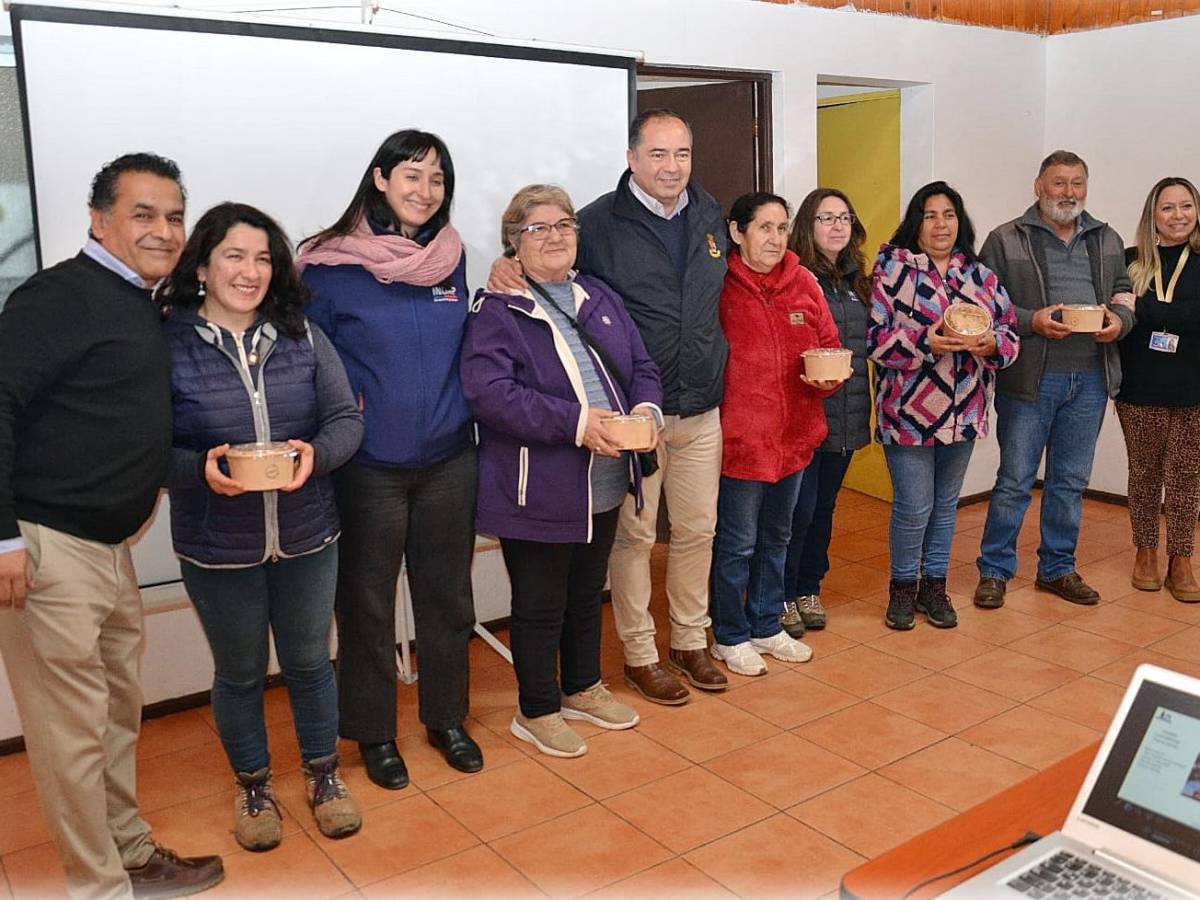 Con éxito se realizó la entrega de núcleos de lombrices a usuarios de Prodesal de Chillán Viejo