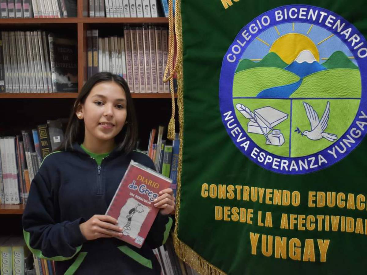 Antonia Mena, del Colegio Bicentenario Nueva Esperanza de Yungay, entre los alumnos que irán a la Final Nacional de El Placer de Oír Leer en NTV