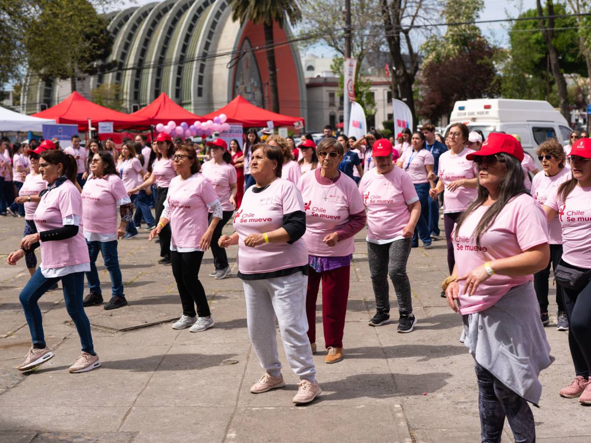 Con Zumbatón Rosa promueven la promoción y prevención del Cáncer de mama en Ñuble