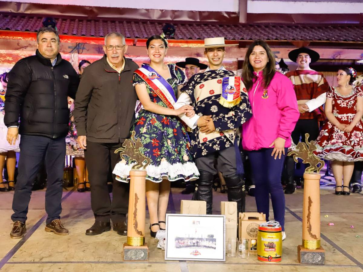 Chillavejanos se coronaron campeones del Nacional de Cueca  Hermanos O’Higgins