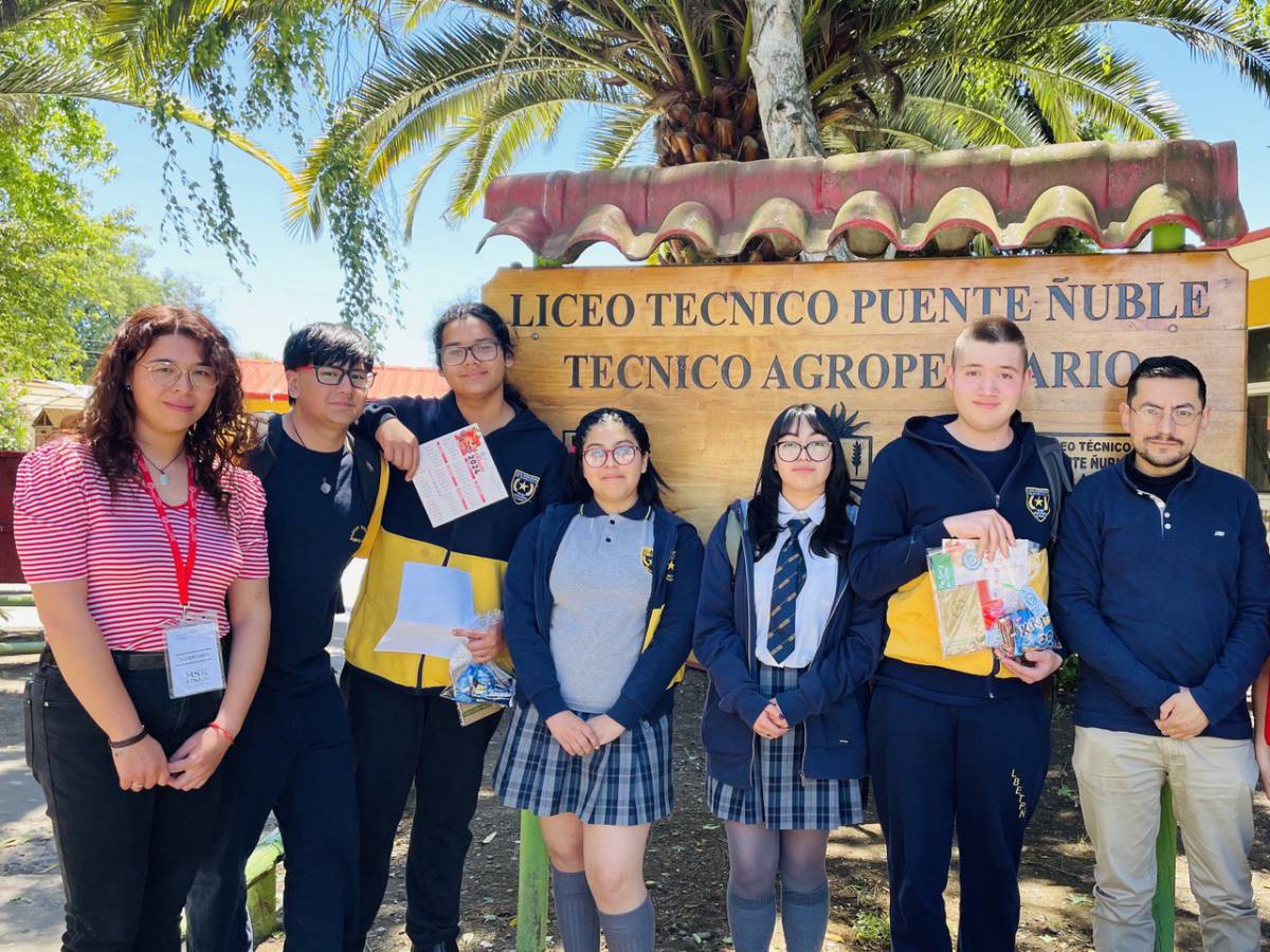 Estudiantes del Liceo Puente Ñuble rinden HSK 1 en Chino Mandarín con el Instituto Confucio ST