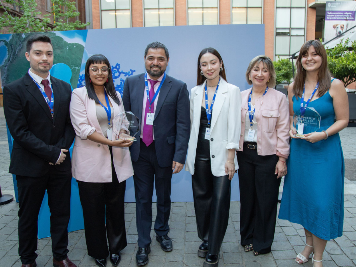 Reportaje de estudiantes sobre endometriosis gana premio nacional de periodismo en ciencia y salud 