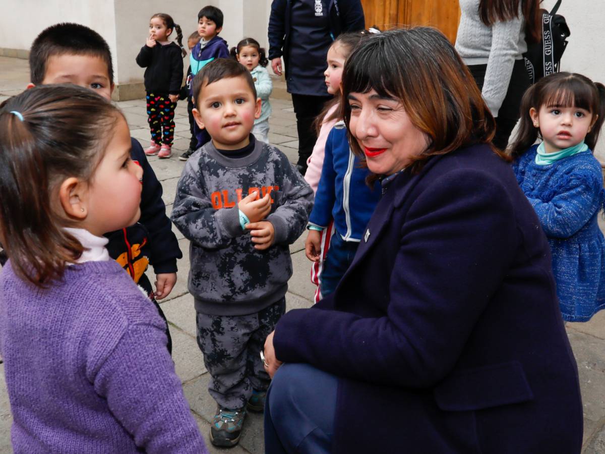 Mineduc festeja el Día del Juego junto a niñas y niños en La Moneda