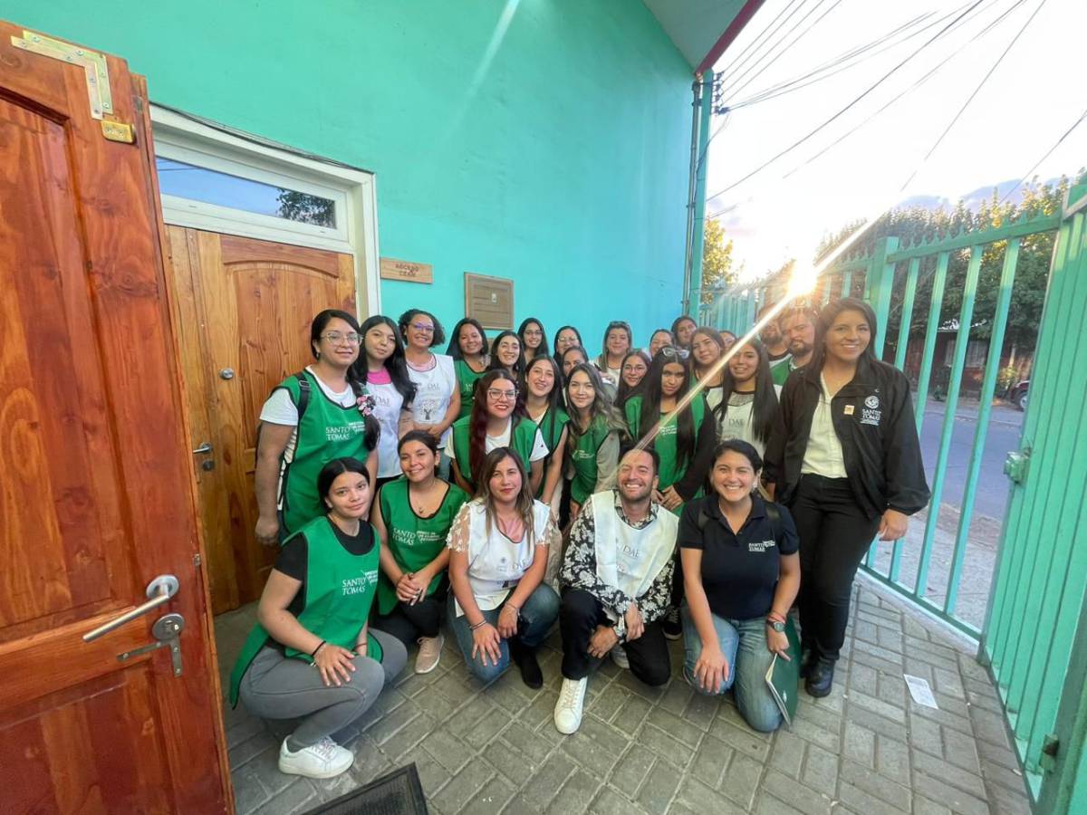 “Mechoneo Solidario” convocó a más de 100 estudiantes de Santo Tomás para atender a personas en condición de vulnerabilidad