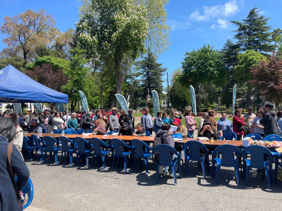 Instituciones Santo Tomás participaron en la Tallarinata Solidaria por los 99 años de la Diócesis de Chillán