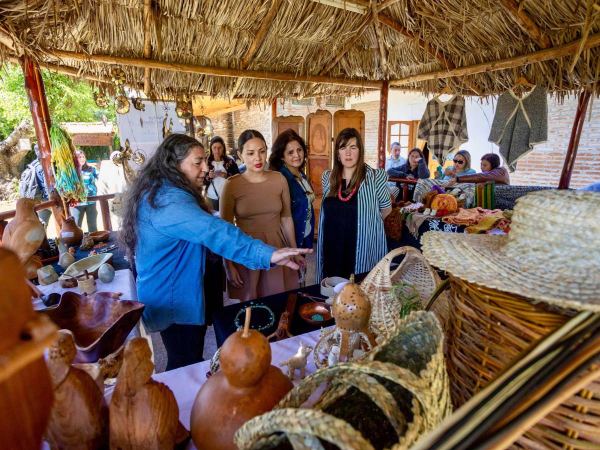 Ministra de las Culturas celebra el Día de la Artesana y el Artesano en la Región del Maule con cultores de todo el país