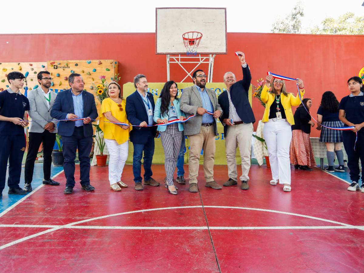 Ministro Cataldo inaugura obras por $547 millones en liceo rural de Pirque: “Este es el estándar que queremos para la educación pública”