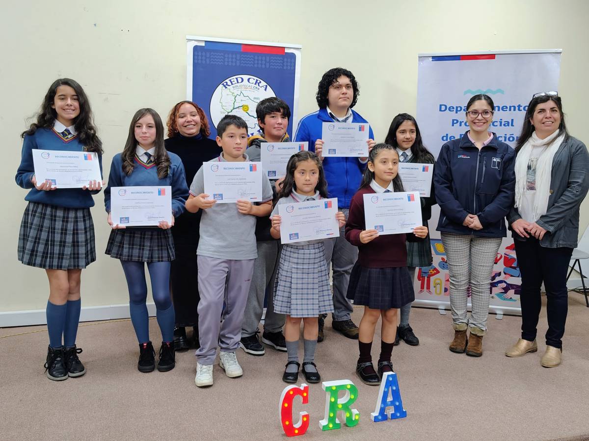 Concurso Booktubers 2024 premia creatividad y dedicación de estudiantes de Ñuble.